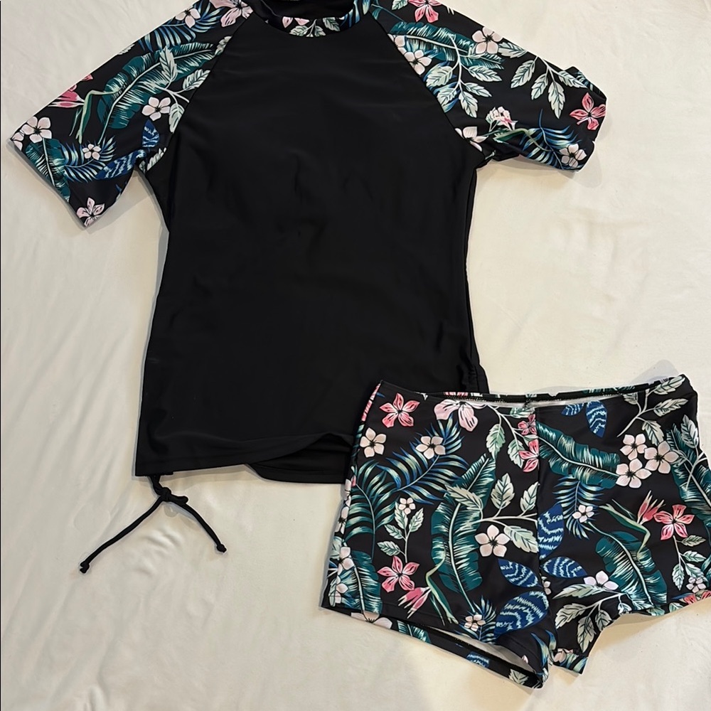 Floral Black Rash Guard Set
